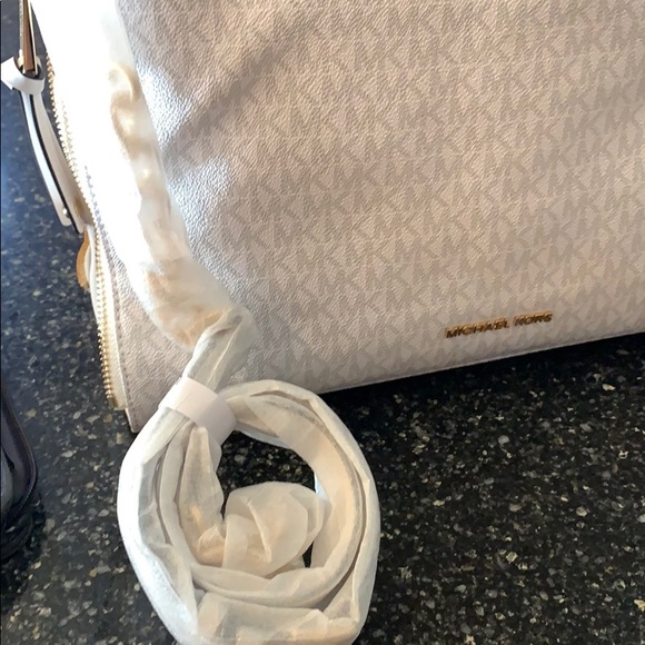 Purse - Picture 4 of 5